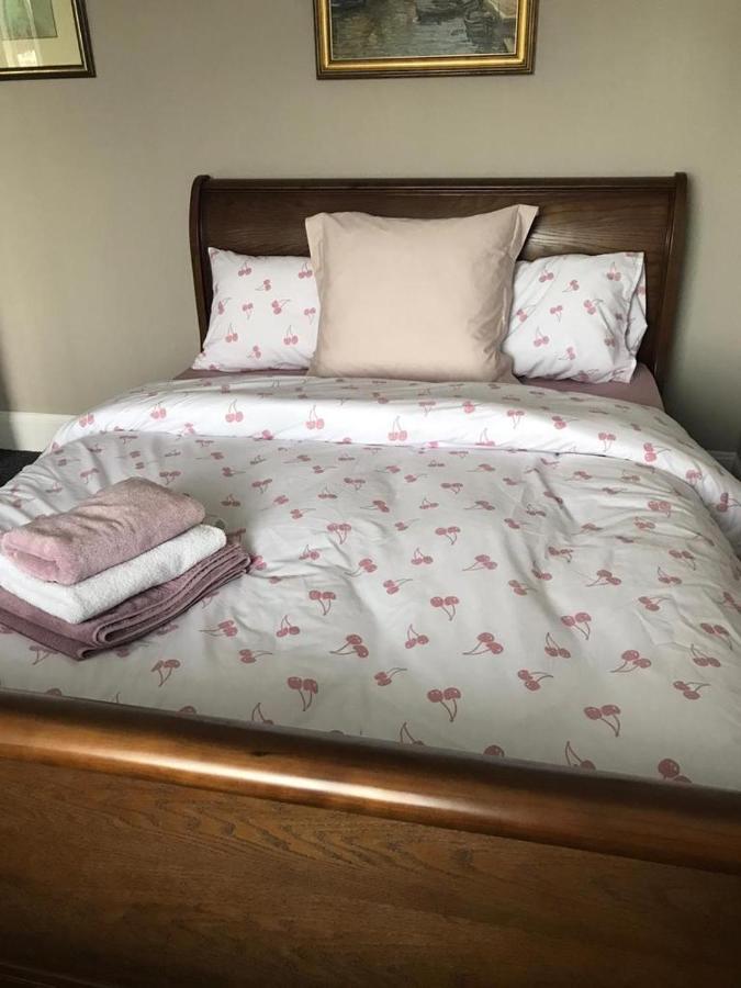 Rose Cottage: Delightful 4 Bedroom Detached Home 포트러시 외부 사진