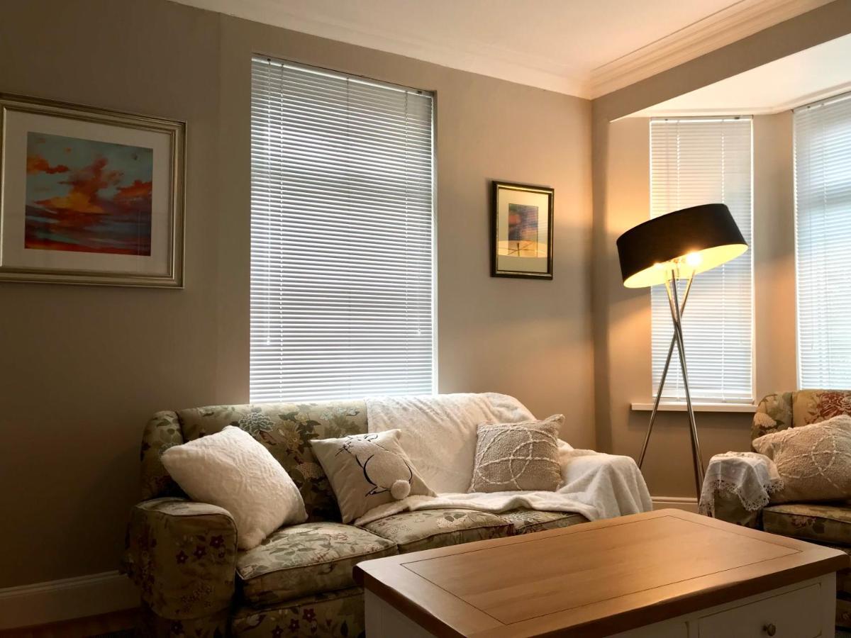 Rose Cottage: Delightful 4 Bedroom Detached Home 포트러시 외부 사진